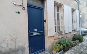 chambre et sa salle de bain privative